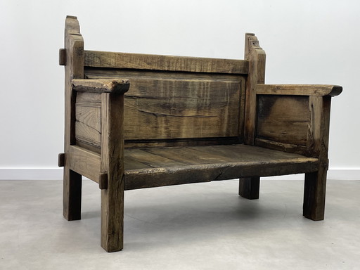 Divano spagnolo antico del XIX secolo