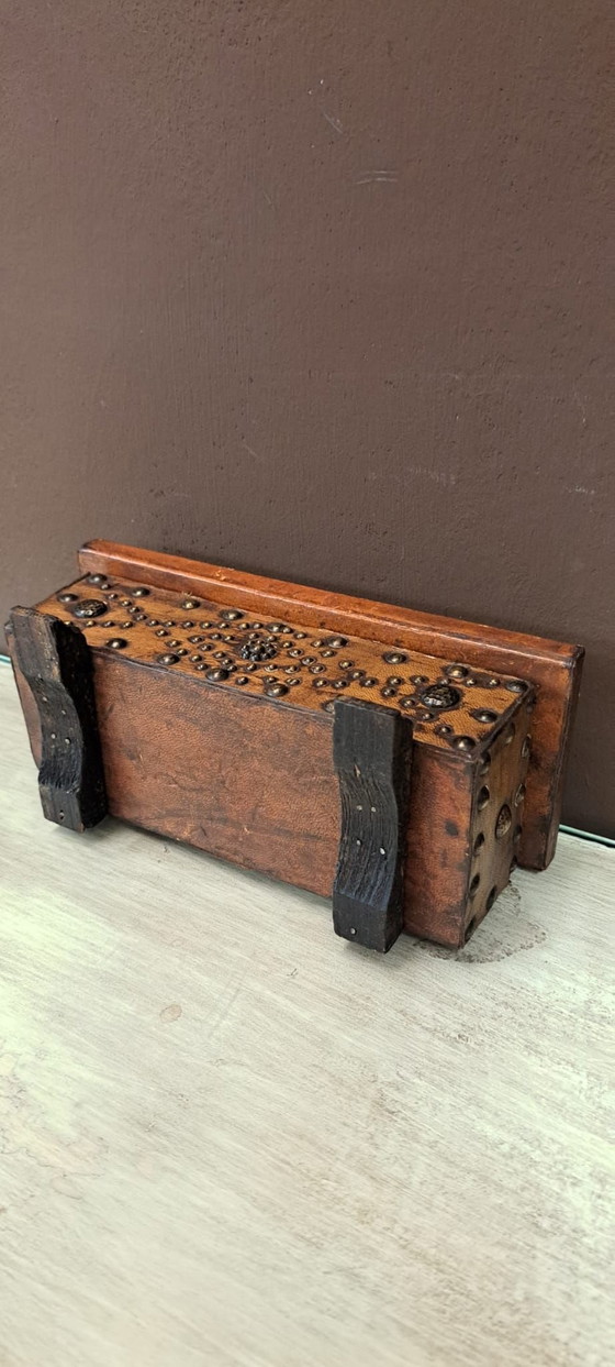 Antique handcrafted jewelry box, Decorative Objects, Leather, Wood, Brown (photo 8 of 8)