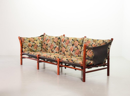 Beautiful Arne Norell 3-Seat ‘Ilona’ Rosewood Sofa for Arne Norell AB Aneby Möbler with Autumn Leaves Fabric Upholstery. Sweden.