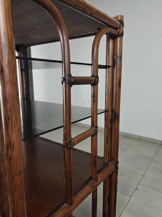 Bamboo shelf with smoked glass, 1970s – Shelving unit (photo 8 of 14)
