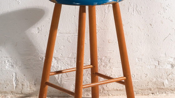 Taburete de madera antiguo con asiento redondo – Europa Central, circa 1950 – Vintage (photo 3 of 40)