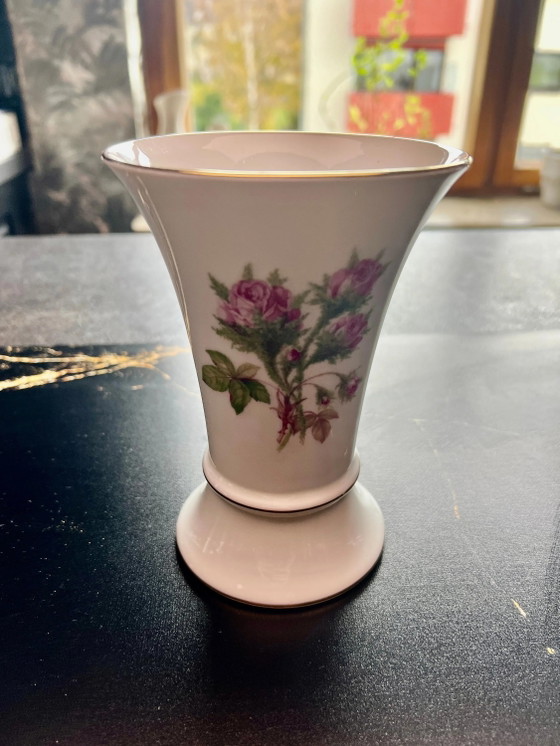Vintage Vaas met Mosrozen van de Lindner Porseleinfabriek, handgemaakt in Duitsland – Vazen, Porcelain (photo 2 of 5)