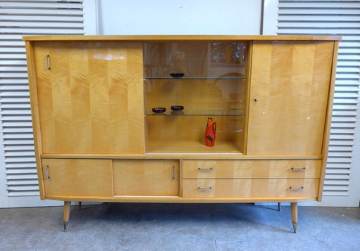 Hermoso aparador alto vintage de mediados de siglo