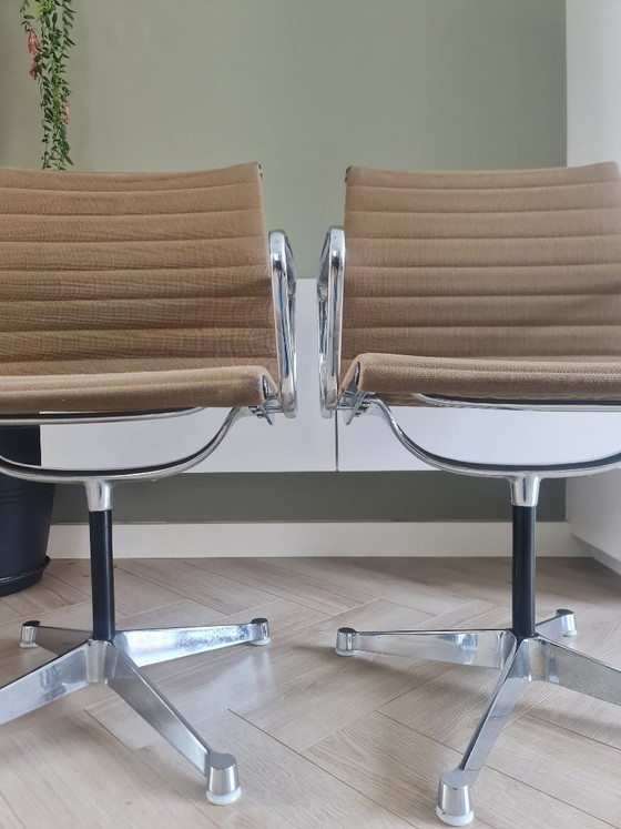 6 Originali Eames EA108 | Herman Miller – Sedie da pranzo, Aluminium (photo 2 of 8)