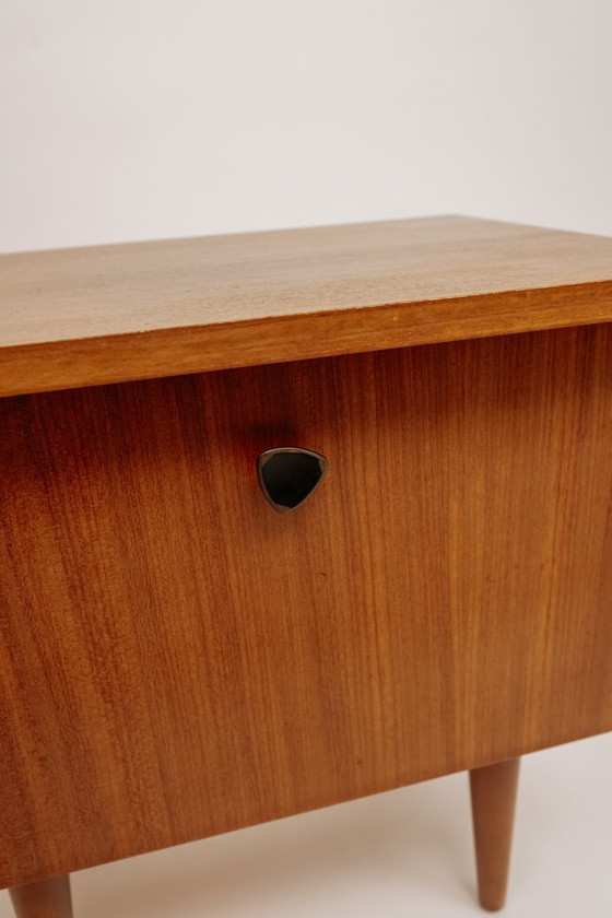 Image 1 of Table de chevet vintage en bois des années 1960