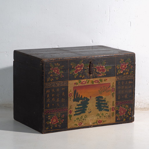 Malle ancienne peinte en bois de pin – Chine, circa 1900