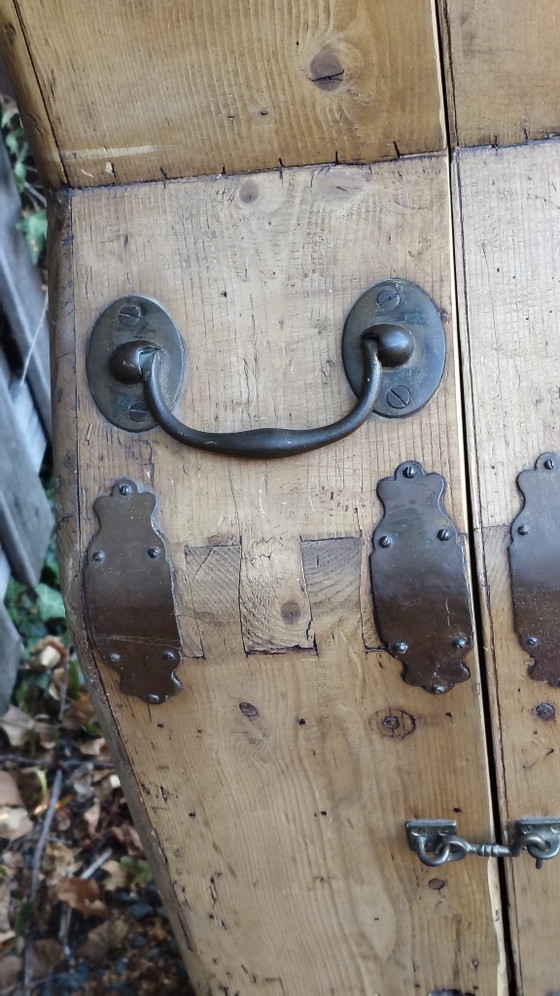 Ein hölzerner Cellokasten aus dem 19. Jahrhundert. – Dekorative Objekte, Wood (photo 4 of 9)
