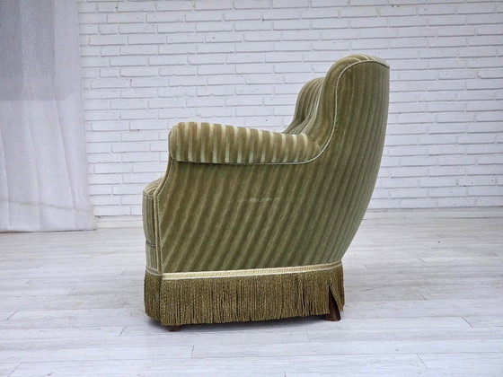 Image 1 of Jaren 60, Deense 2-zitsbank, origineel meubelvelours, beukenhout.