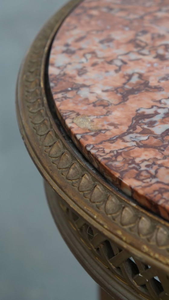 Image 1 of Antique French round side table with gold wood frame and marble top