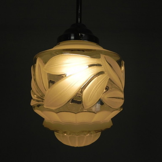 Image 1 of Lampada a sospensione Art Déco con paralume in vetro smerigliato, anni '30