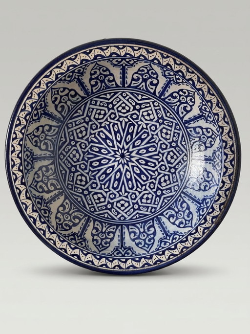 Large Moroccan Fès Earthenware Blue and White Dish – 35 cm