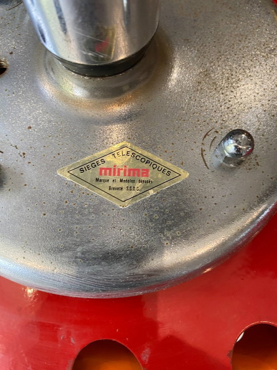 Image 1 of Auténtico taburete rojo para tractor, con diseño de cortacésped giratorio ajustable, de Etienne Fermigier Mirima, 1970.