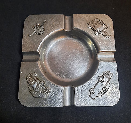 Image 1 of Zeldzame Vintage DAF Reclame-Asbak – Een stukje Nederlands industrieel erfgoed!