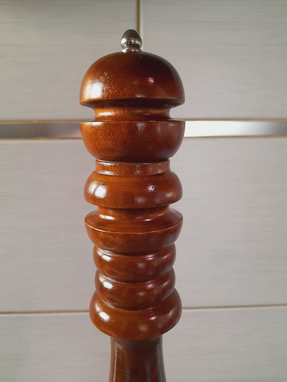 Image 1 of Grande pepiera vintage in legno tornito