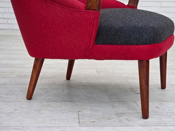 Image 1 of Fauteuil de conception danoise des années 1960, retapissé en laine d'ameublement.