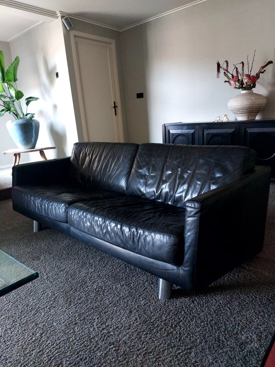 Image 1 of Montis Bank