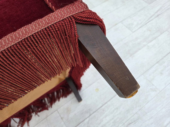 Image 1 of Fauteuil danois des années 1960, velours d'ameublement rouge cerise, bois de frêne, original