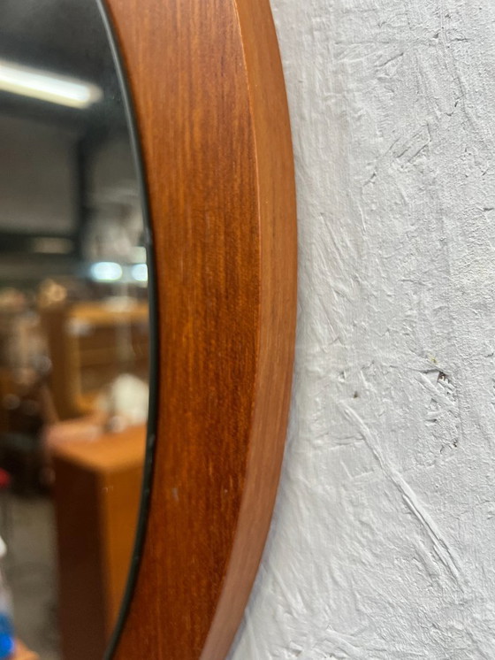 Image 1 of Espejo redondo antiguo de teca, Escandinavia, década de 1970.