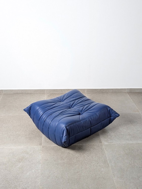 Image 1 of Michel Ducaroy Ligne Roset Blauw Leer Togo Ottomaanse Frankrijk jaren 80