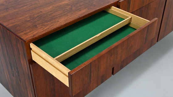 Image 1 of Ib Kofod-Larsen, Rozenhout Credenza. Denemarken, ca.1960