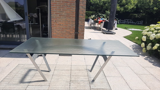 Image 1 of Tafel met glazen blad
