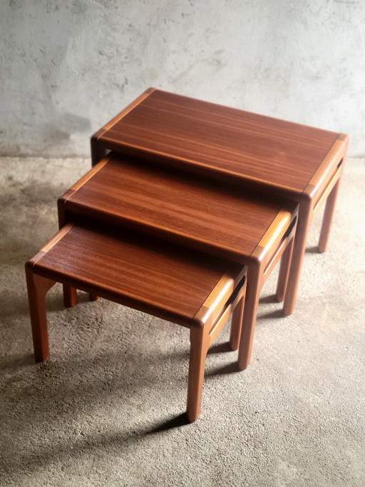 Set di nidificazione danese vintage in teak