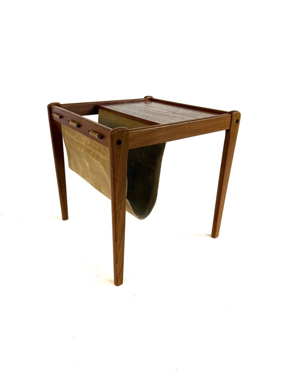 Image 1 of Vintage Deense lectuurtafel ‘70