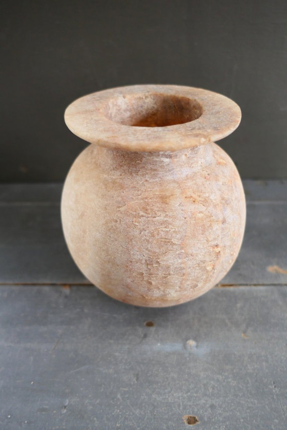 Image 1 of Antique Egyptian vase Alabaster natural tones