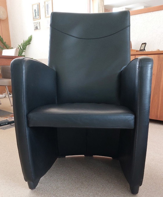 Image 1 of Élégant fauteuil Leolux en cuir noir, modèle Lapita.
