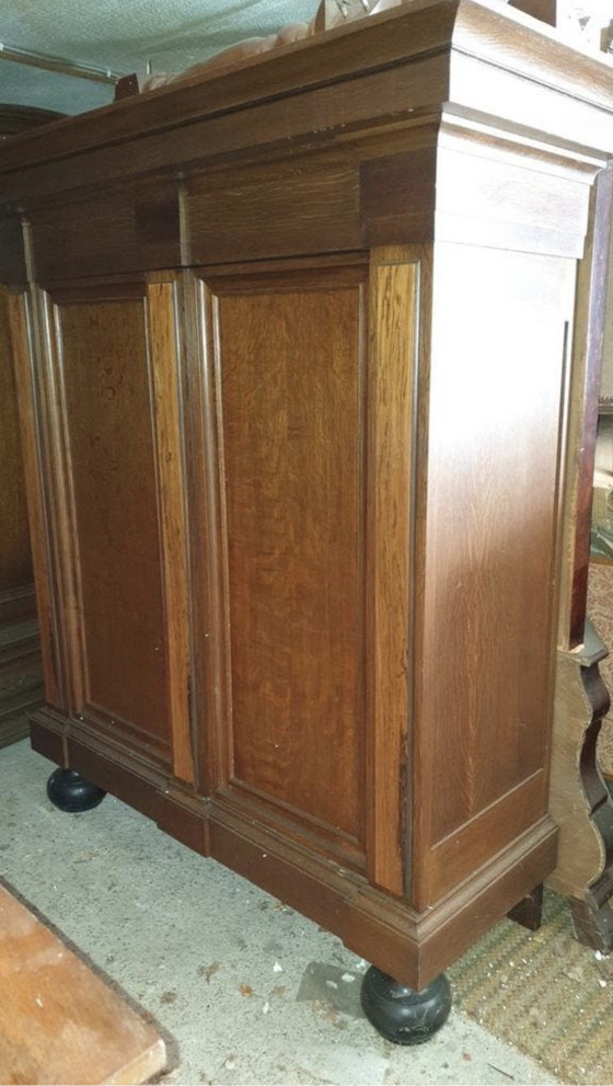 Image 1 of Elegante mueble de madera de cerezo