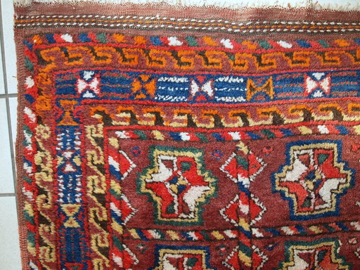 Handgemaakt antiek Perzisch-Koerdisch tapijt 3,9' x 7,5' (119 cm x 230 cm) jaren 1920 - 1C499