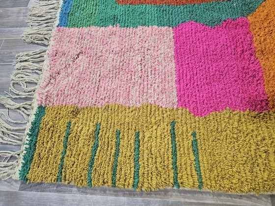 Handgeknüpfter marokkanischer Teppich mit farbenfrohen Mustern, 250 x 150 cm – Aime Té, Teppiche & Läufer (photo 8 of 9)