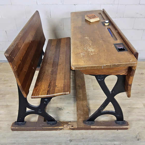 Image 1 of Antico leggio/scrivania (1920) in ghisa De mark Breda (antico banco di scuola)