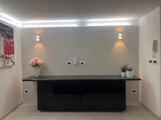 Image 1 of Crédence Sheraton noire