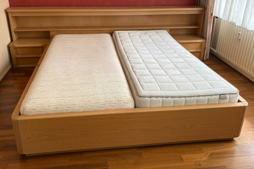 Bed 2 x 90 x 200 met achterwand,