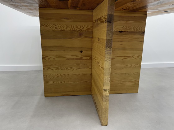 Image 1 of Vintage grote massief grenenhouten eettafel 130 x 130