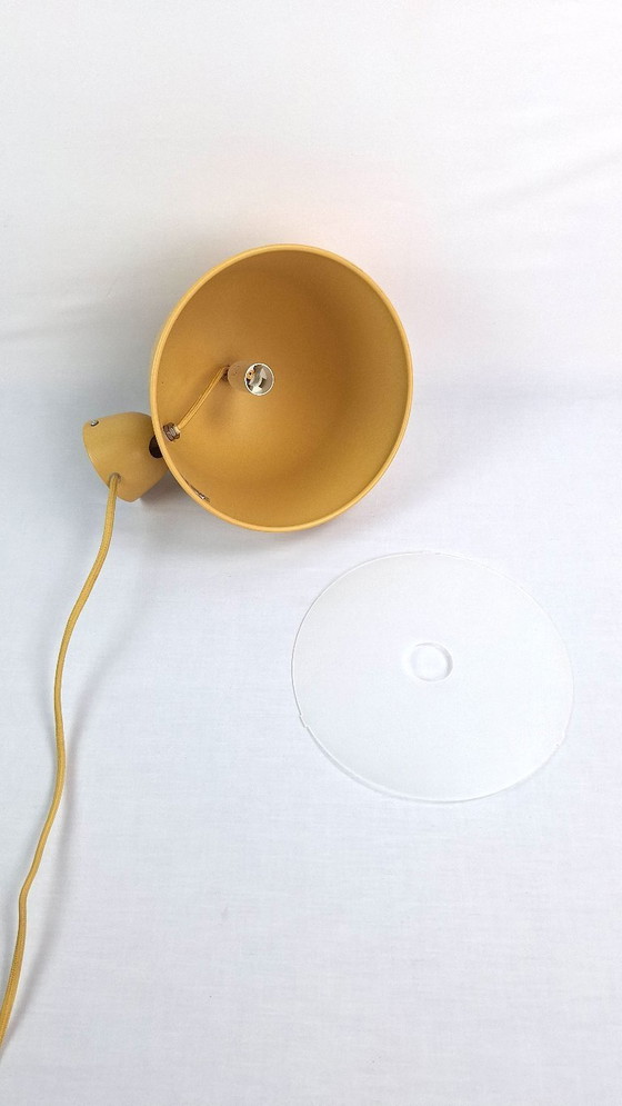 Image 1 of Paar vintage mosterdgele wandlampen