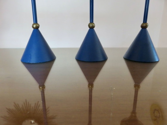 Image 1 of Série de 3 bougeoirs scandinaves, moderniste, métal laqué bleu et laiton années 70