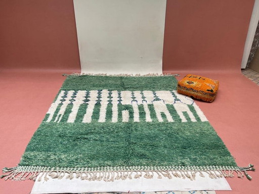 Beni Ourain Berber tapijt van zuivere wol, handgeweven volgens traditionele methoden, afmeting 150/250 cm