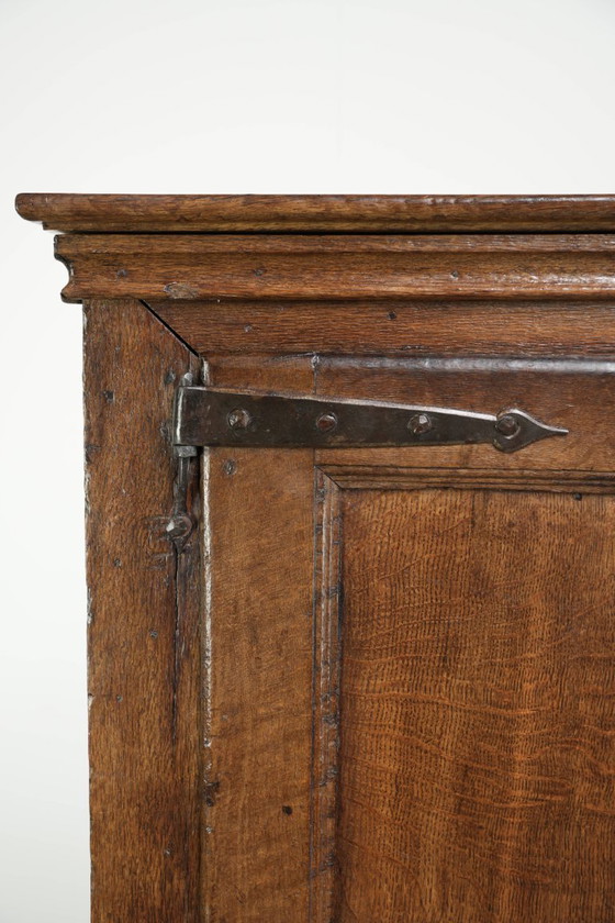 Antieke eikenhouten boerenkast uit eind 17e eeuw met origineel beslag en prachtig patina – Buffetkasten, Wood (photo 6 of 13)