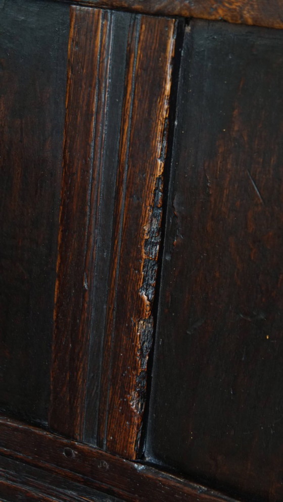 Image 1 of Antica poltrona in rovere del XVII secolo