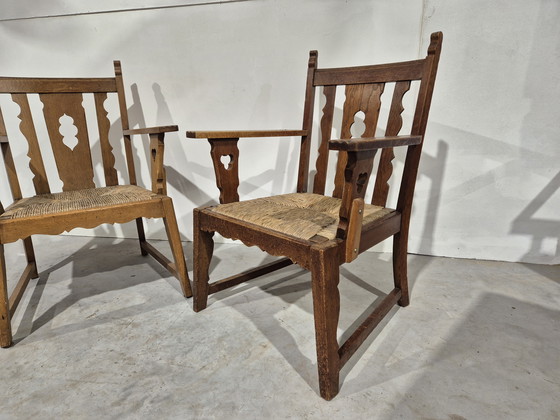 Image 1 of Due poltrone in rovere in stile brutalista Arts & Crafts.