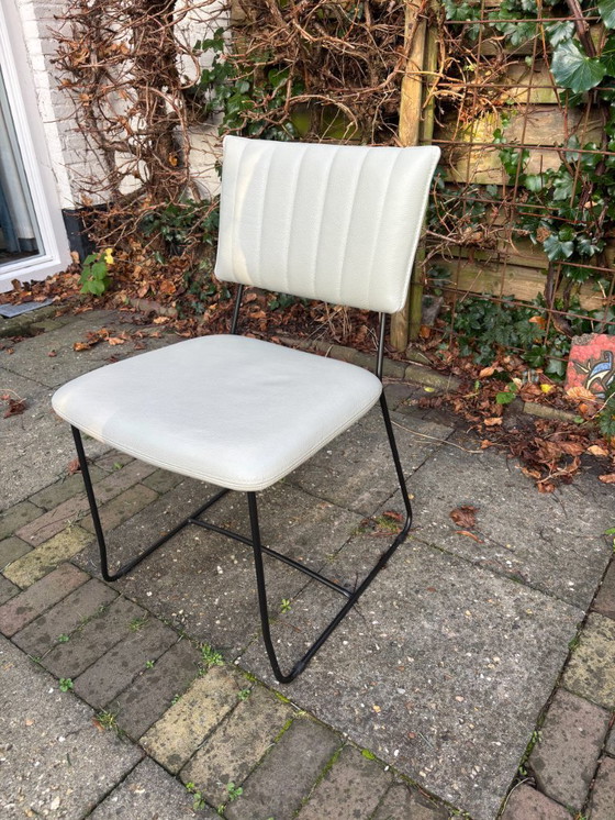 Image 1 of Comodo Vilasund eetkamerstoelen (set van 4) – lichtgrijs – zwart stalen frame