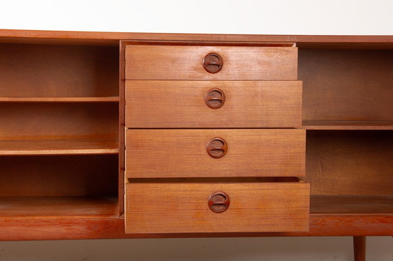 Image 1 of Deens teakhouten dressoir model 42 van Harry Østergaard voor Randers Mobelfabrik 1960.