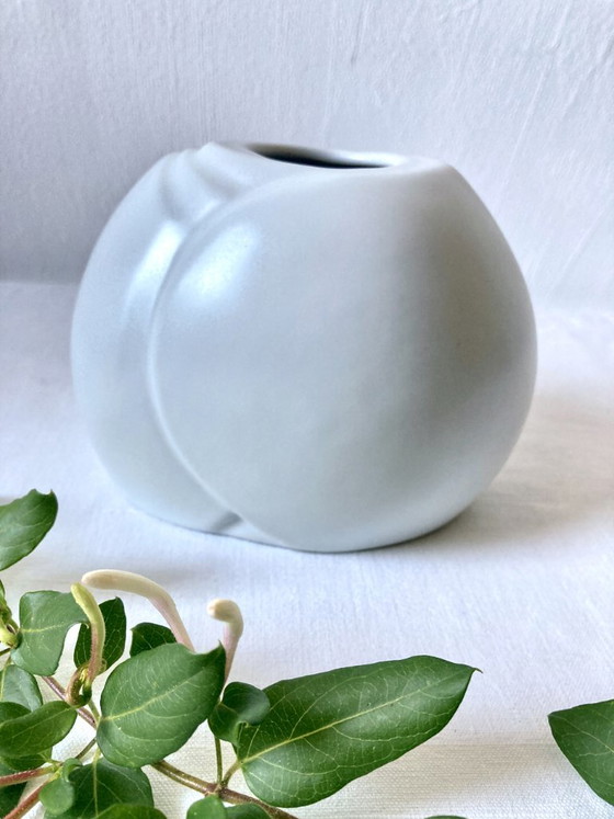 Porcelain Vase, Virebent, France (photo 7 of 13)