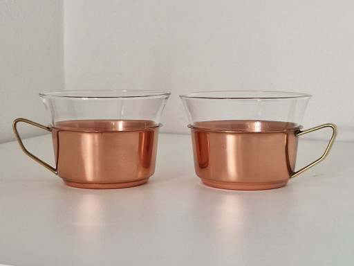 Verres à thé dans des paniers en cuivre. Schott & Mainz, Allemagne. – tafelaccessoires, Copper, Brass