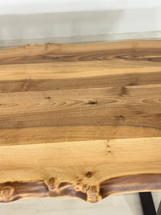 Image 1 of Eettafel van massief walnotenhout / Tafel / Eetkamertafel / Vergadertafel / Woonkamertafel / 198 cm breed
