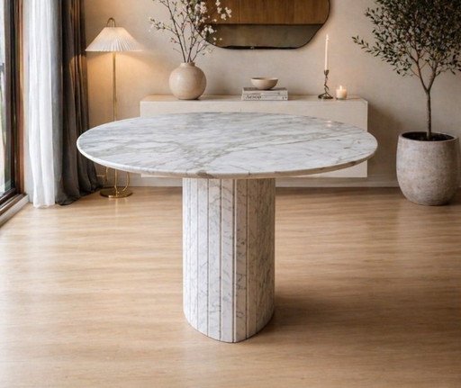 Prachtige Italiaanse Carrara-marmer tafel.