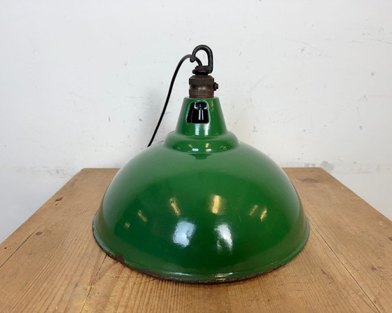 Image 1 of Lámpara colgante industrial británica de esmalte verde de Maxlume, década de 1960