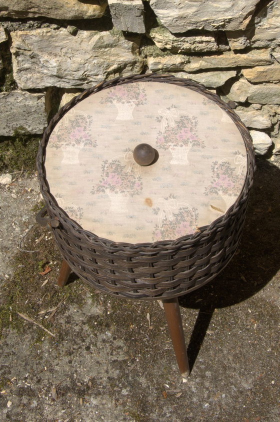 Vintage 1970s seamstress's work table, 43x30cm – Decorative Objects, Textile, Wood (photo 9 of 10)